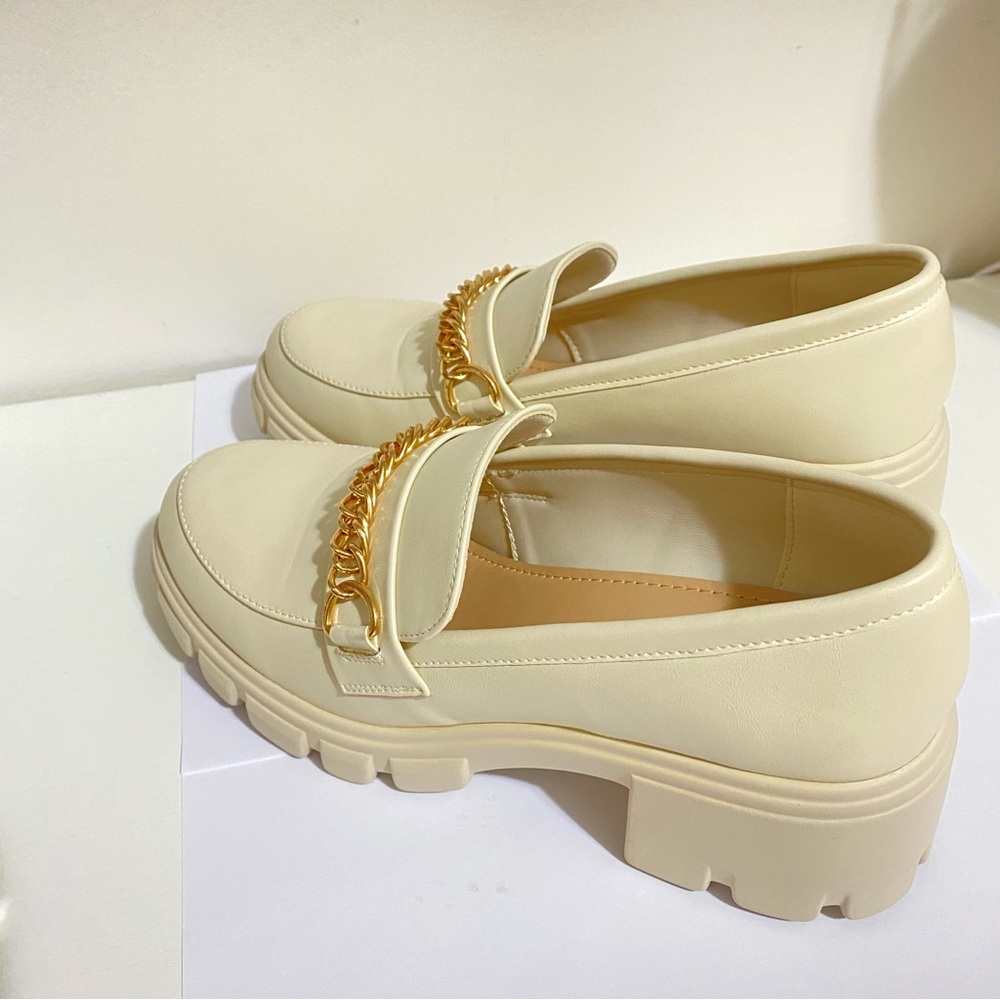 Leli Chain Detail Lug Sole Loafer